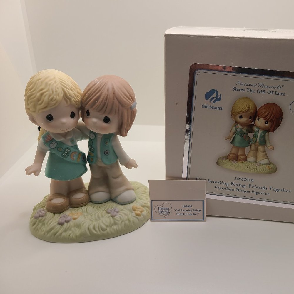 New Precious Moments Girl Scouting Brings Friends Together Figurine